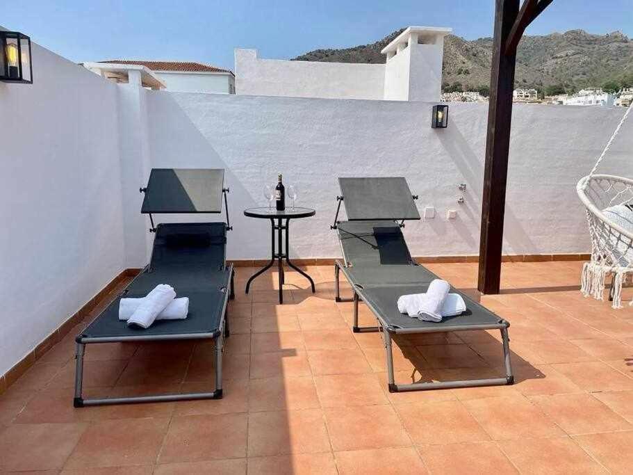Atico Con Vistas Al Mar Y En Nerja Apartamento Exterior foto