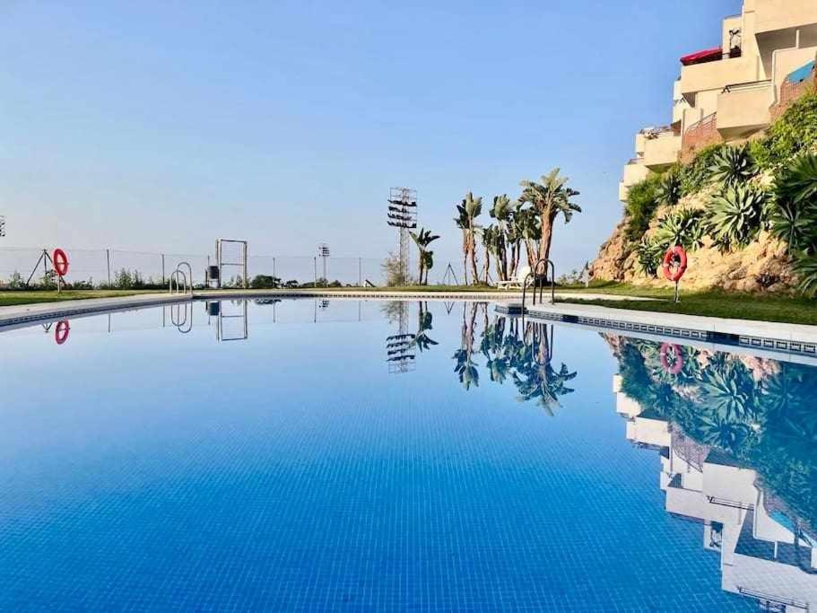 Atico Con Vistas Al Mar Y En Nerja Apartamento Exterior foto